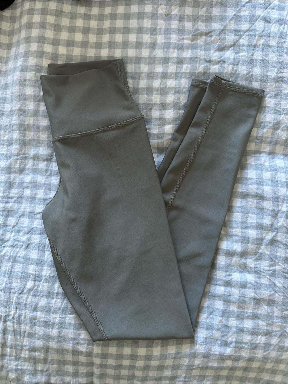 ALO Yoga High-Waist Leggings in gray